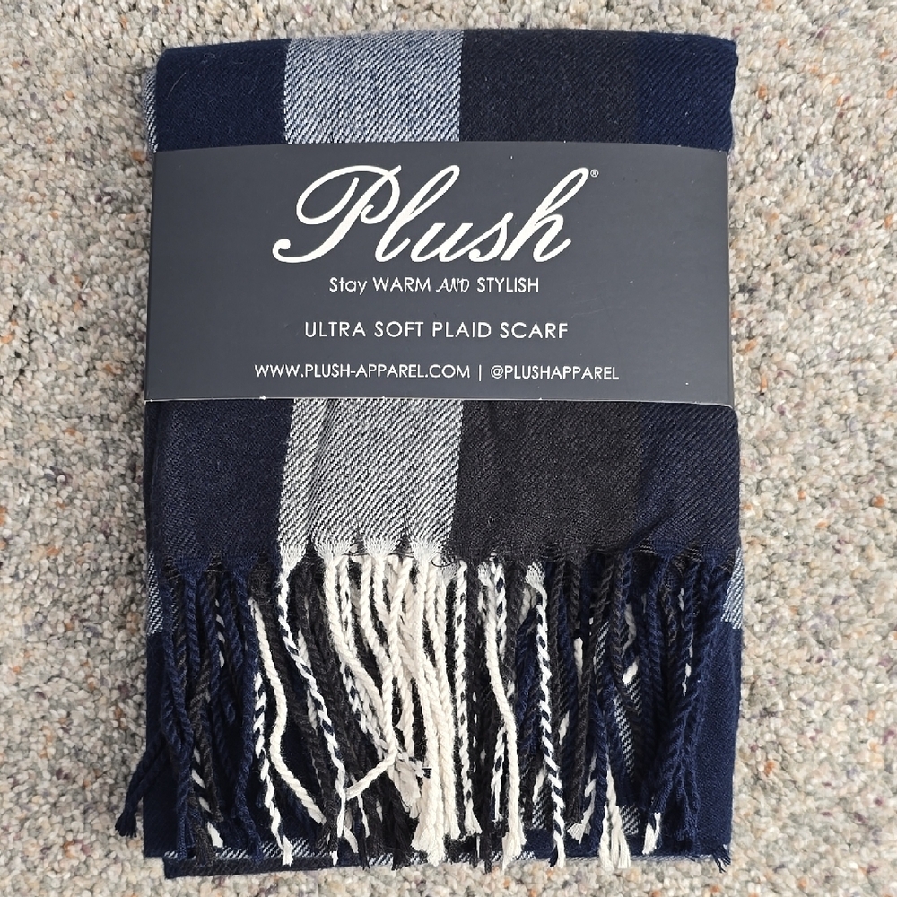 Plush Navy and Gray Plaid Scarf
